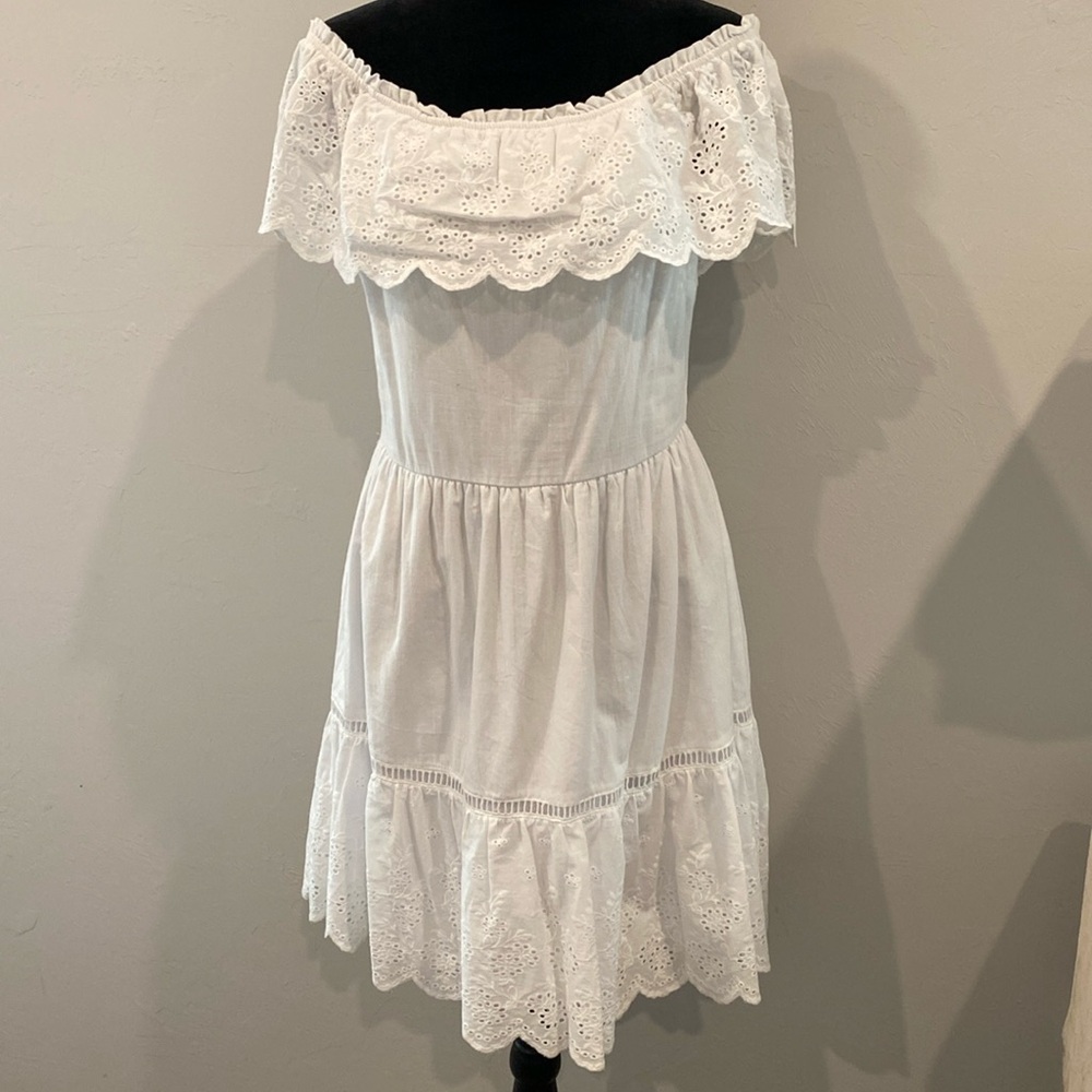 Francesca’s white dress